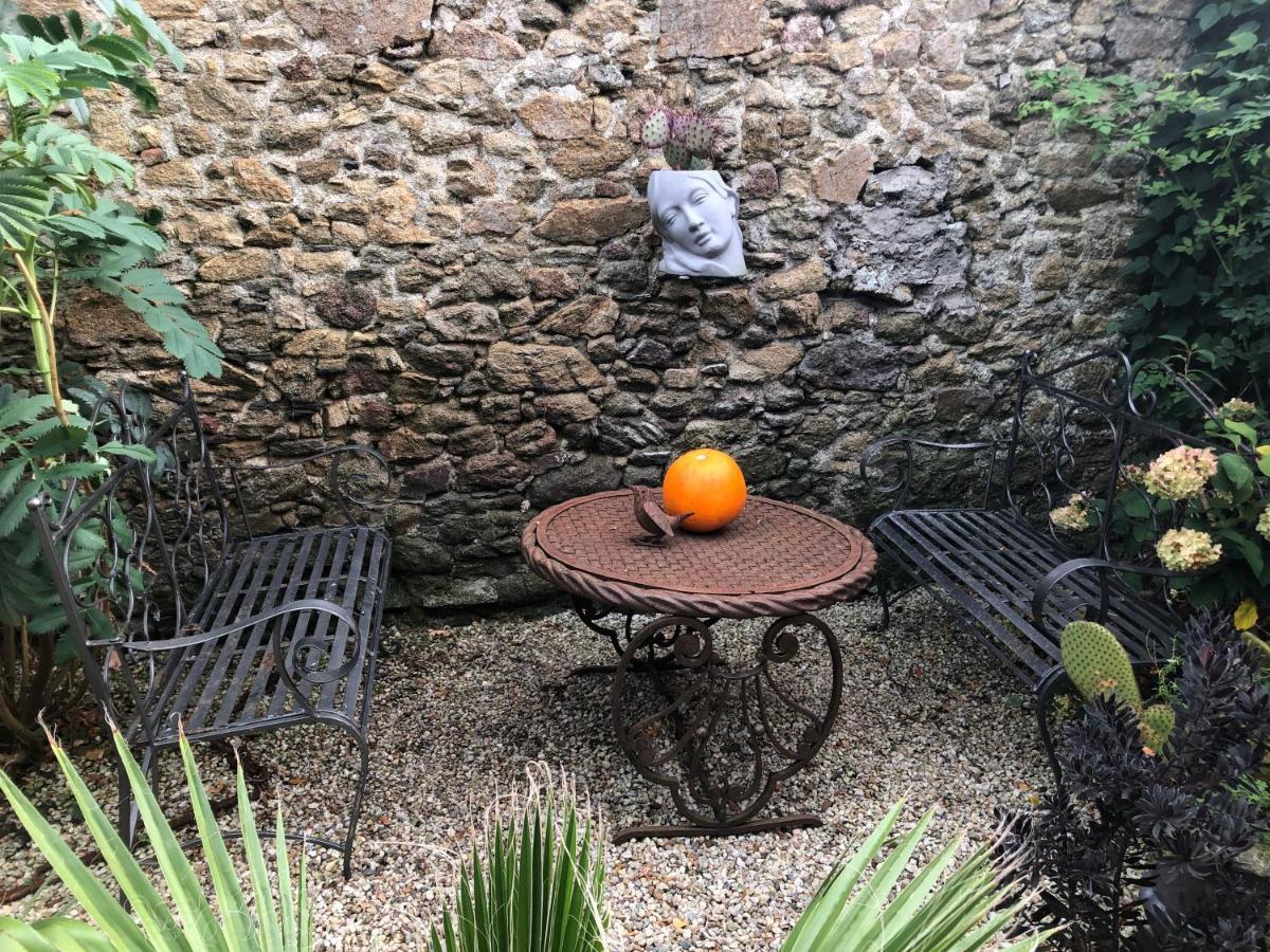 Chambre D'Hote Et Gite Du Jardin Des Corsaires Saint-Malo Exterior foto